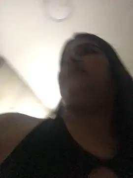 Miia Parker online show from November 26, 2025, 1:34 pm