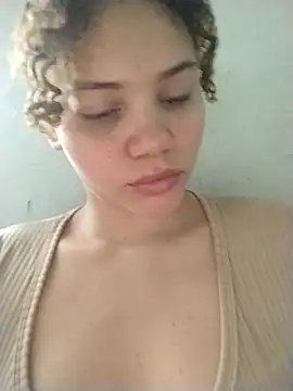 SirenRouge 69 online show from February 12, 2026, 10:05 pm