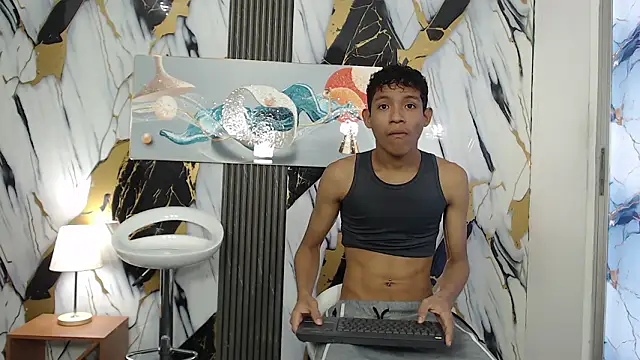 BEAUTY BOYS1 online show from February 18, 2026, 7:21 pm