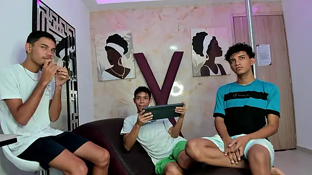 BEAUTY BOYS1 online show from March 17, 2026, 1:14 pm