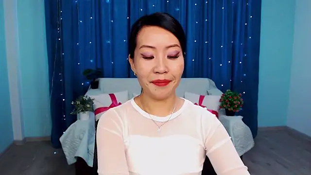 LiaPak online show from October 21, 2025, 1:06 am