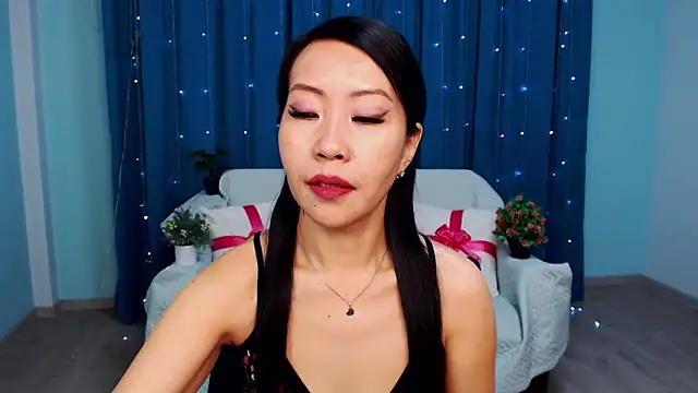 LiaPak online show from November 5, 2025, 1:05 am