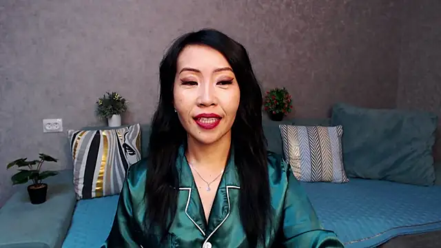 LiaPak online show from November 22, 2025, 2:54 am