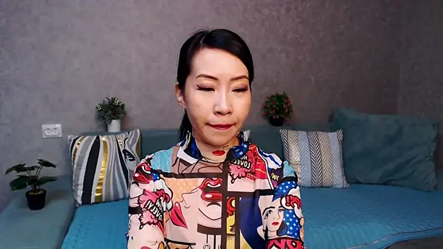 LiaPak online show from November 25, 2025, 1:05 am