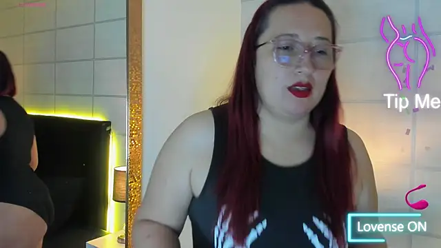 fieryluciana online show from October 3, 2025, 4:20 am