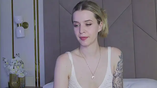 Touch me online show from October 5, 2025, 4:27 pm