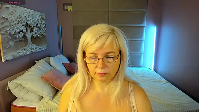 Hella Fabel online show from May 24, 2026, 1:10 am