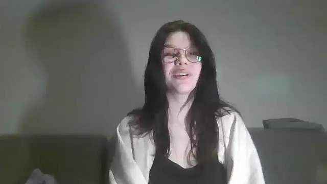 LaVostraDorothy online show from November 28, 2025, 8:11 pm