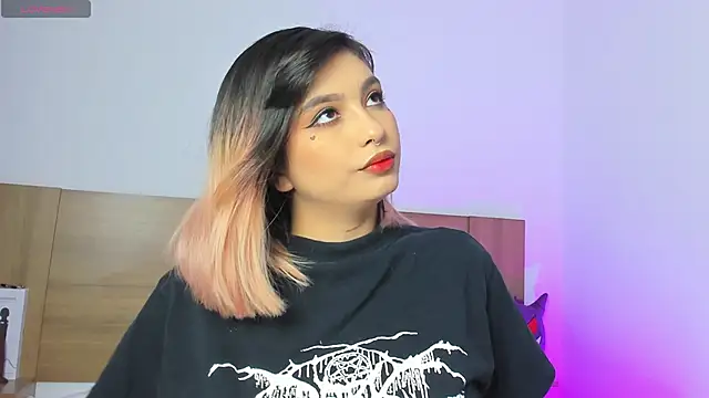 Snapshot of Akatsumi_ chatting on October 15, 2025, 9:37 pm Akatsumi  online show from October 15, 2025, 9:37 pm