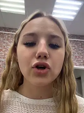 Sky Cutie online show from September 10, 2025, 5:07 am