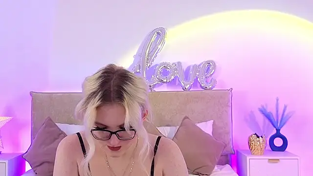 Jules night online show from March 19, 2026, 9:30 pm