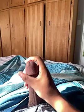 CreamyOff45 online show from February 19, 2026, 6:09 am