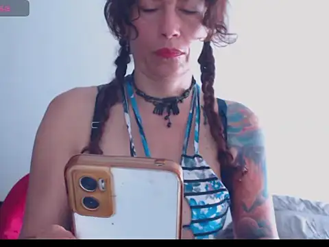 fenix colette online show from September 21, 2025, 2:19 pm