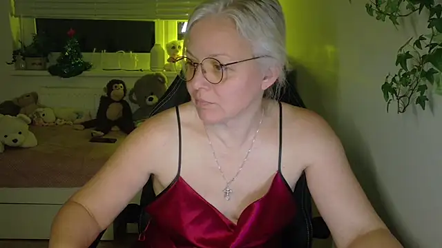 Linsy Kim online show from February 14, 2026, 11:01 pm