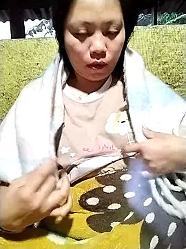 venu00 online show from December 15, 2025, 11:42 pm