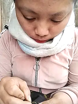 venu00 online show from February 27, 2026, 2:33 am