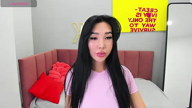 Jennifer Munoz online show from September 22, 2025, 2:57 am