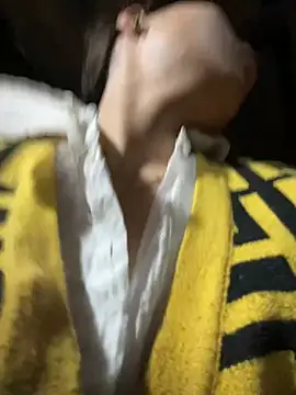 Ngoc-bbi online show from April 1, 2026, 10:51 pm