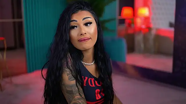 ArabellaPosh online show from October 28, 2025, 6:17 am