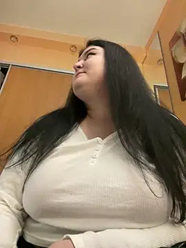 Snapshot of DazzzlingDame chatting on February 17, 2026, 4:35 pm DazzzlingDame online show from February 17, 2026, 4:35 pm