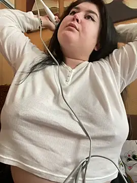 Snapshot of DazzzlingDame chatting on February 19, 2026, 10:33 am DazzzlingDame online show from February 19, 2026, 10:33 am