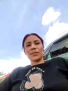 dulcelatin21 online show from November 4, 2025, 8:30 pm