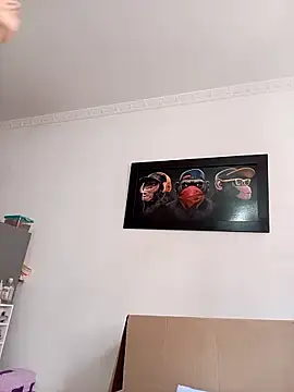 dulcelatin21 online show from December 17, 2025, 4:02 pm