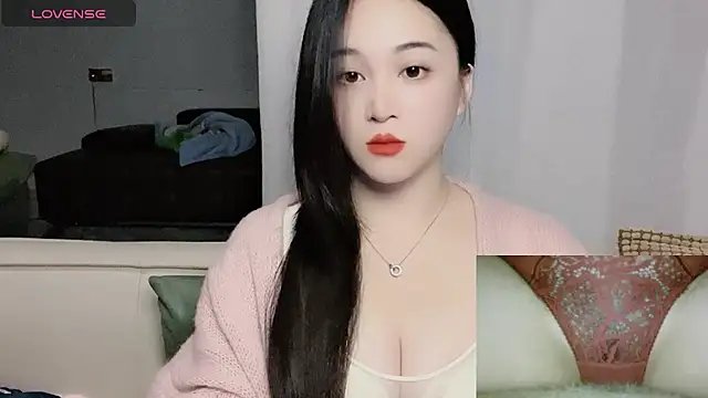 woaiqinqin online show from December 19, 2025, 4:36 pm