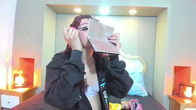 AteneaGreyy online show from October 22, 2025, 11:54 am