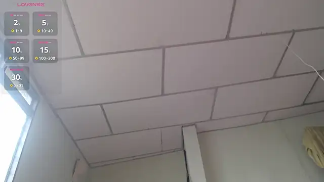 Juliethserna online show from September 19, 2025, 3:34 pm