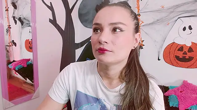 Snapshot of danna_888 chatting on October 14, 2025, 6:52 pm danna 888 online show from October 14, 2025, 6:52 pm