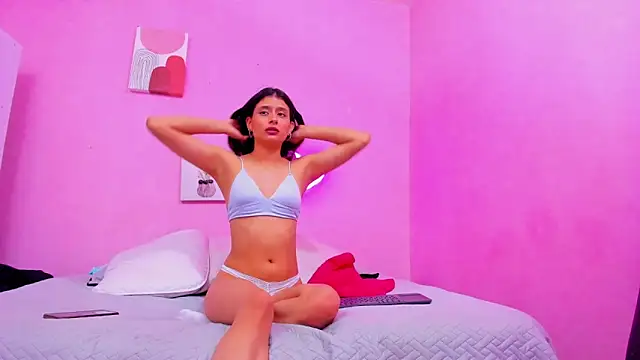 Georgina Ferri  online show from September 16, 2025, 5:14 pm