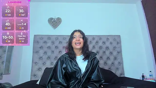 Georgina Ferri  online show from November 24, 2025, 5:23 pm