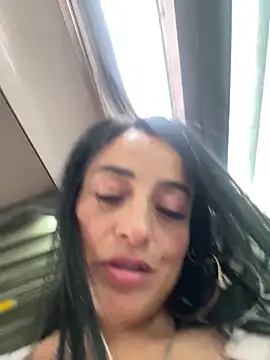 JanexHope online show from December 3, 2025, 7:56 pm