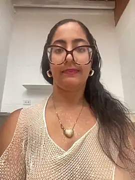 Snapshot of Jessyivonne chatting on October 17, 2025, 1:57 pm Jessyivonne online show from October 17, 2025, 1:57 pm