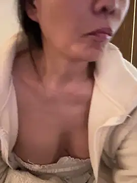 xiiuuff18 online show from November 16, 2025, 12:38 am