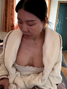 xiiuuff18 online show from November 20, 2025, 1:50 am