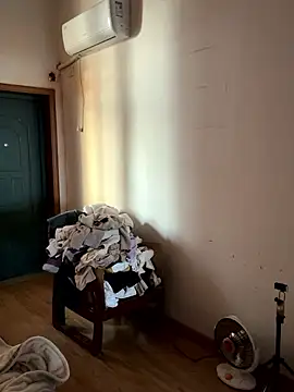 xiiuuff18 online show from January 6, 2026, 12:03 am