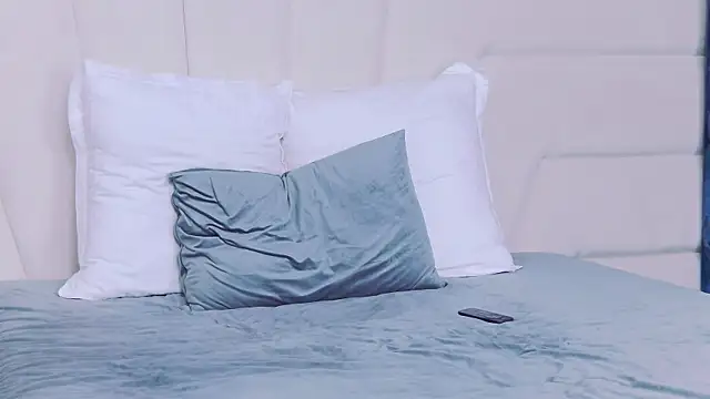 GraceRous online show from October 11, 2025, 5:50 am