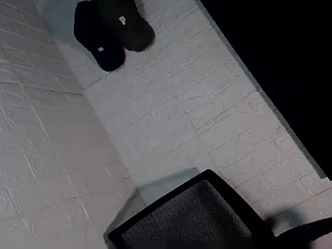 Snapshot of Tempting_jon chatting on April 5, 2026, 2:31 am Tempting jon online show from April 5, 2026, 2:31 am