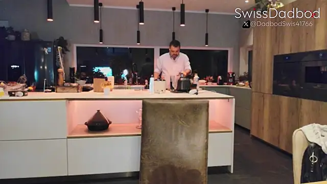 SwissDadbod online show from September 12, 2025, 8:09 pm