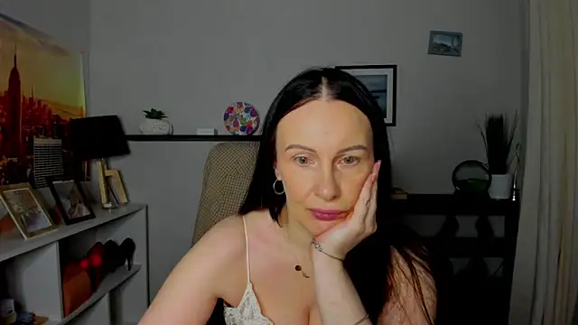 Velvet Jasmine online show from November 3, 2025, 6:25 am