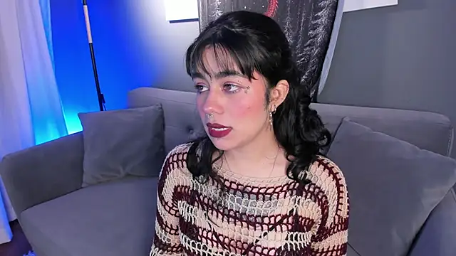 flower smith  online show from November 14, 2025, 11:42 am