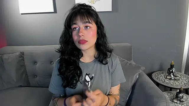 flower smith  online show from February 3, 2026, 12:32 pm