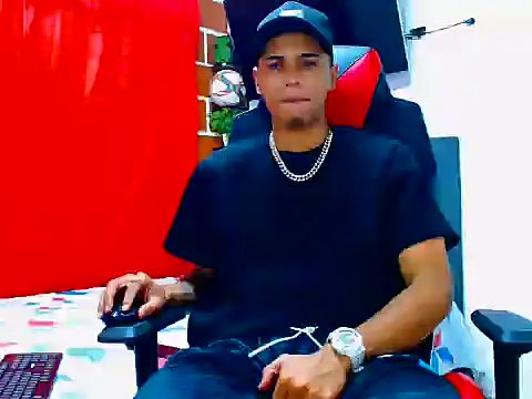 Snapshot of cristian_tayron1 chatting on June 12, 2026, 7:40 am cristian tayron1 online show from June 12, 2026, 7:40 am