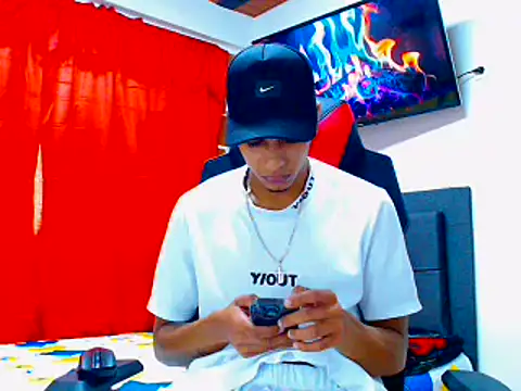 Snapshot of cristian_tayron1 chatting on July 26, 2026, 9:00 pm cristian tayron1 online show from July 26, 2026, 9:00 pm