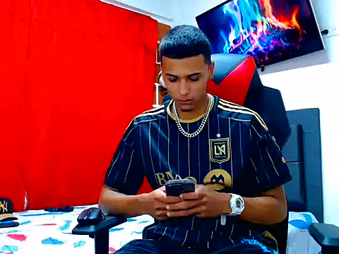 Snapshot of cristian_tayron1 chatting on July 28, 2026, 6:20 pm cristian tayron1 online show from July 28, 2026, 6:20 pm