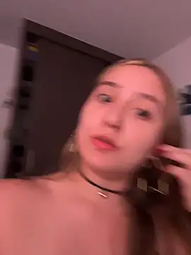 MoraInFire online show from April 16, 2026, 4:46 am