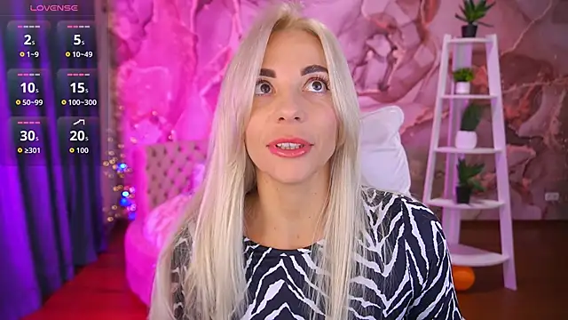 BellaRayyy online show from November 7, 2025, 2:39 pm