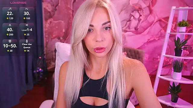 BellaRayyy online show from November 12, 2025, 9:14 pm